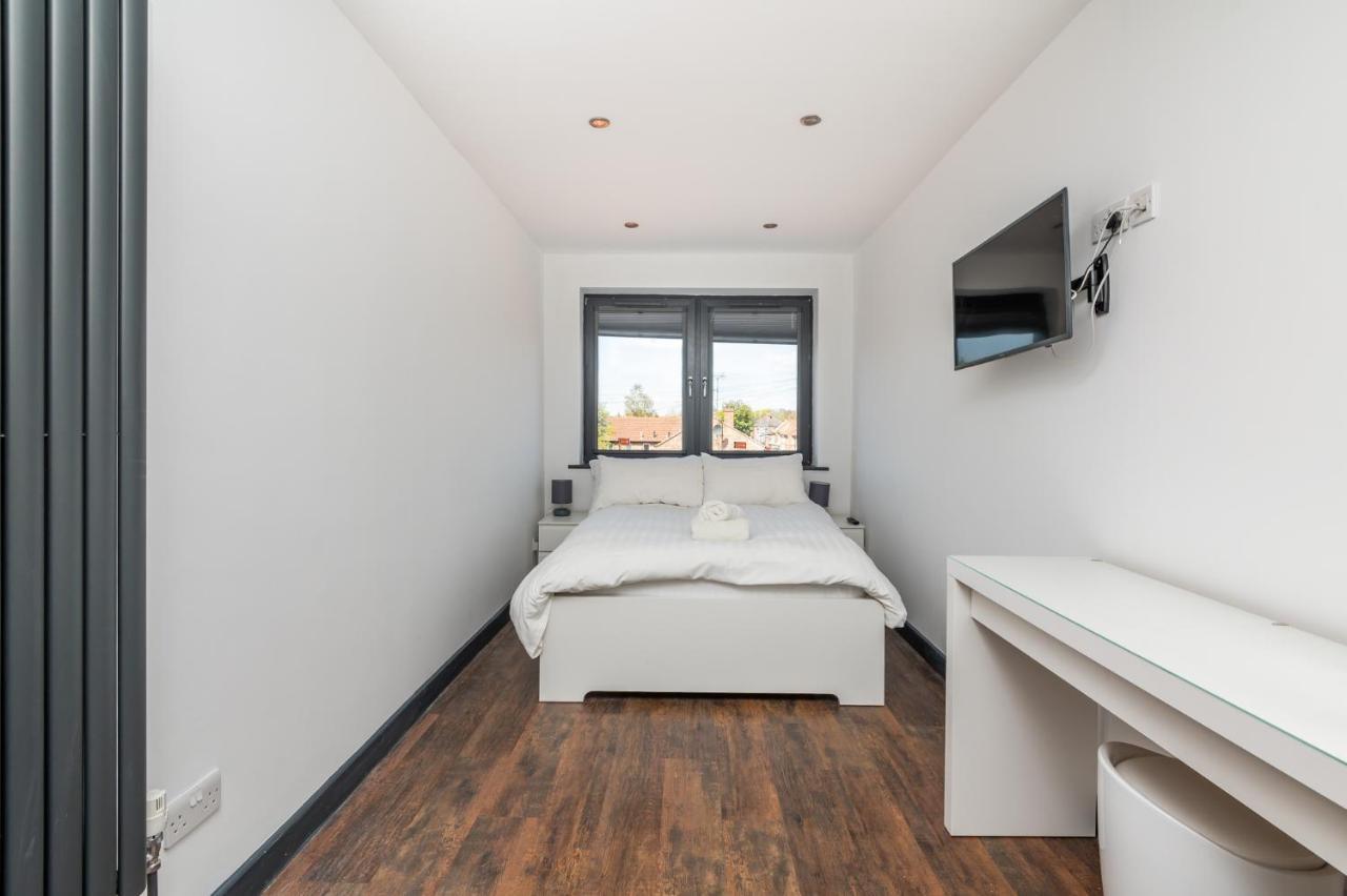 Modern Duplex Apt With 75 Inch Tv I Pass The Keys York Exterior foto